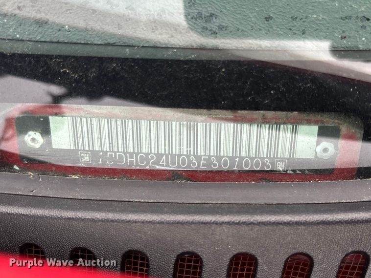 image for item FB3438 2003 GMC Sierra 2500HD utility bed pickup truck