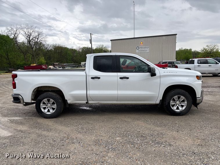 image for item FB3445 2019 Chevrolet Silverado 1500 Ext. Cab pickup truck