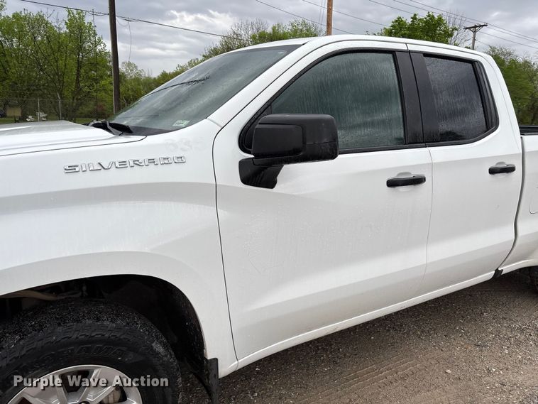 image for item FB3445 2019 Chevrolet Silverado 1500 Ext. Cab pickup truck