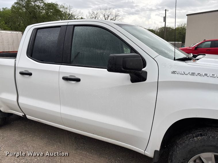 image for item FB3445 2019 Chevrolet Silverado 1500 Ext. Cab pickup truck