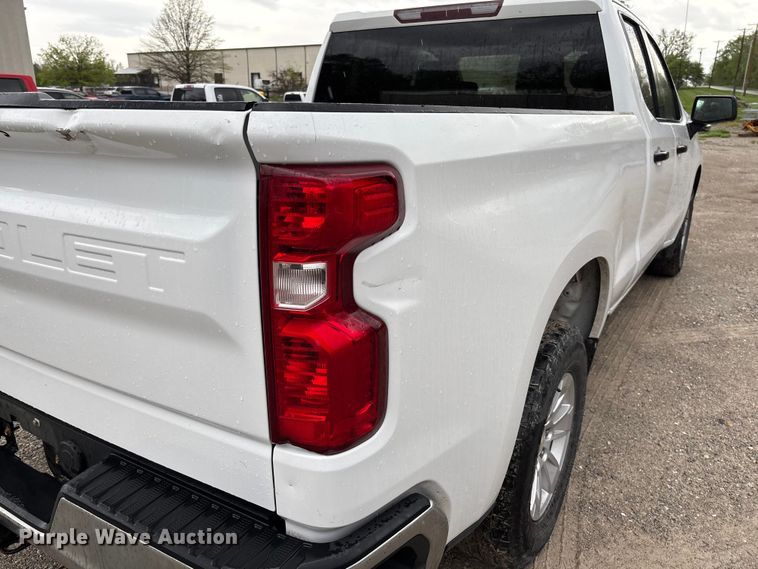 image for item FB3445 2019 Chevrolet Silverado 1500 Ext. Cab pickup truck