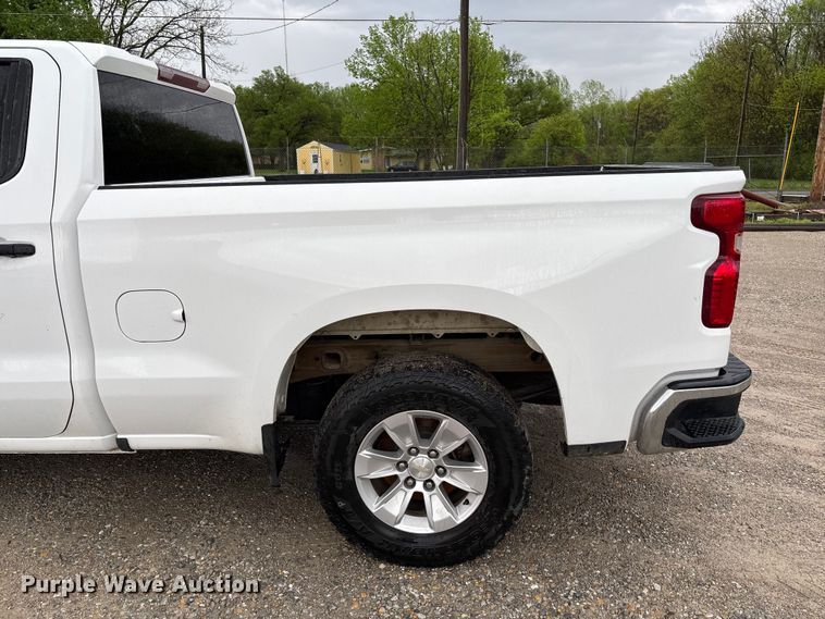 image for item FB3445 2019 Chevrolet Silverado 1500 Ext. Cab pickup truck