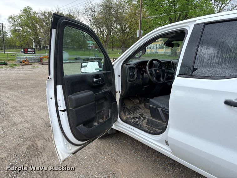 image for item FB3445 2019 Chevrolet Silverado 1500 Ext. Cab pickup truck