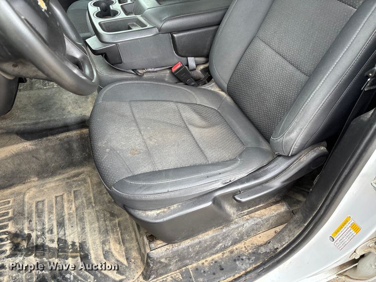 image for item FB3445 2019 Chevrolet Silverado 1500 Ext. Cab pickup truck