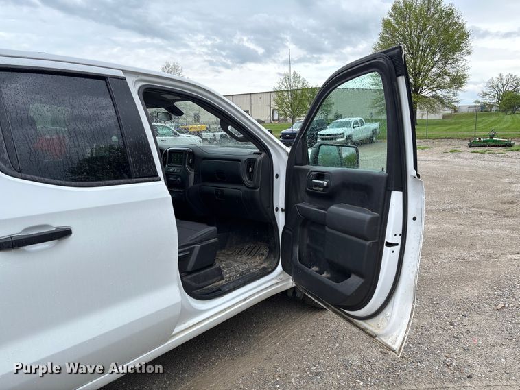 image for item FB3445 2019 Chevrolet Silverado 1500 Ext. Cab pickup truck