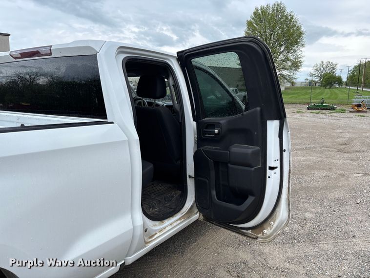 image for item FB3445 2019 Chevrolet Silverado 1500 Ext. Cab pickup truck