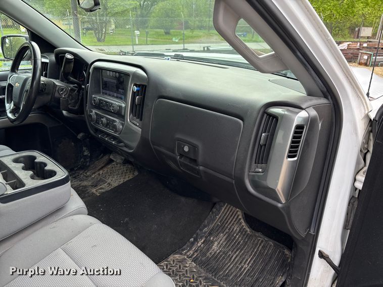 image for item FB3446 2018 Chevrolet Silverado 1500 Ext. Cab pickup truck