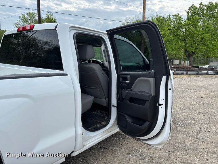 image for item FB3446 2018 Chevrolet Silverado 1500 Ext. Cab pickup truck