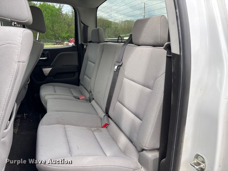 image for item FB3446 2018 Chevrolet Silverado 1500 Ext. Cab pickup truck