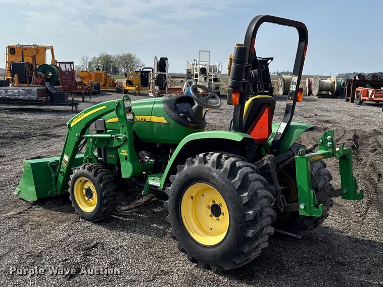 image for item FB5702 2008 John Deere 3203 MFWD tractor