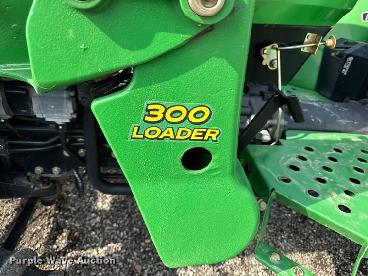 image for item FB5702 2008 John Deere 3203 MFWD tractor