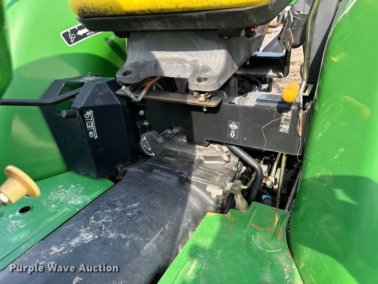 image for item FB5702 2008 John Deere 3203 MFWD tractor