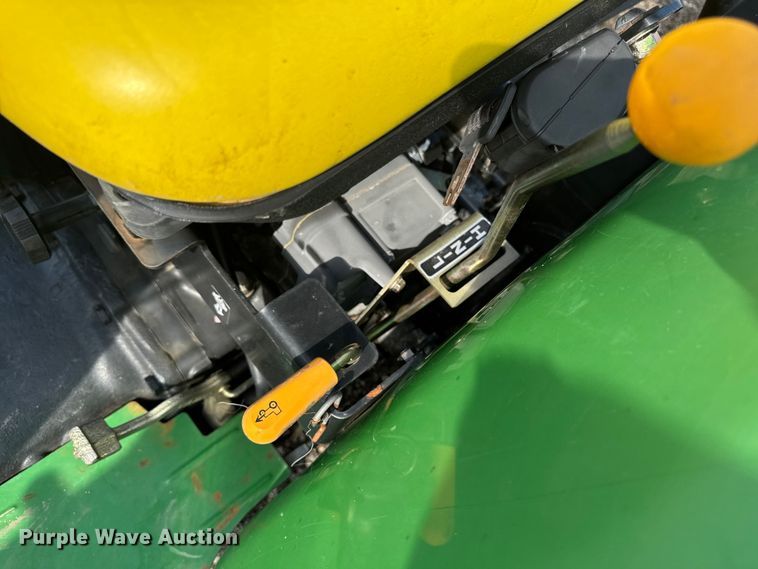 image for item FB5702 2008 John Deere 3203 MFWD tractor