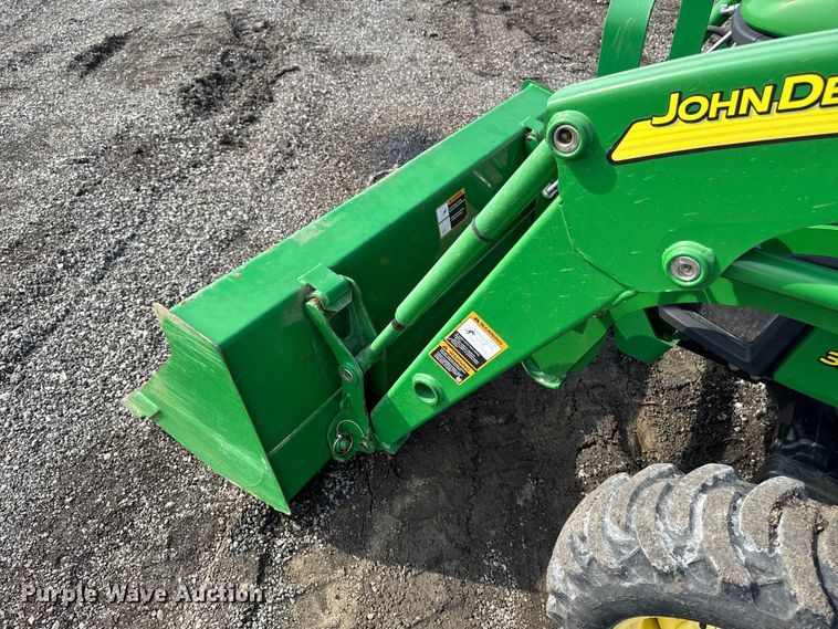 image for item FB5702 2008 John Deere 3203 MFWD tractor
