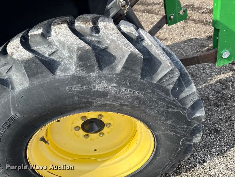 image for item FB5702 2008 John Deere 3203 MFWD tractor