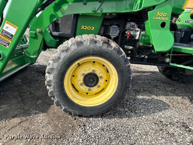 image for item FB5702 2008 John Deere 3203 MFWD tractor
