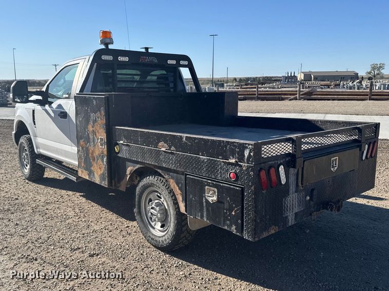 image for item FB7203 2018 Ford F250 Super Duty XL flatbed pickup truck