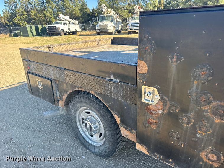 image for item FB7203 2018 Ford F250 Super Duty XL flatbed pickup truck
