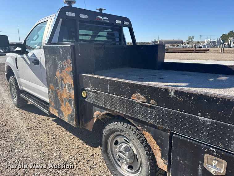image for item FB7203 2018 Ford F250 Super Duty XL flatbed pickup truck