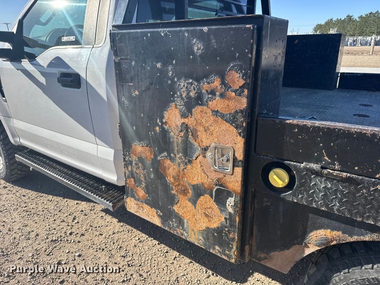 image for item FB7203 2018 Ford F250 Super Duty XL flatbed pickup truck