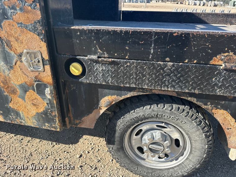 image for item FB7203 2018 Ford F250 Super Duty XL flatbed pickup truck