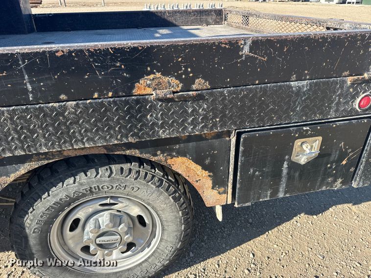 image for item FB7203 2018 Ford F250 Super Duty XL flatbed pickup truck