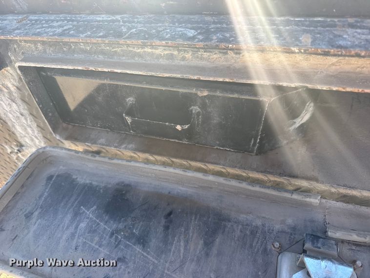 image for item FB7203 2018 Ford F250 Super Duty XL flatbed pickup truck