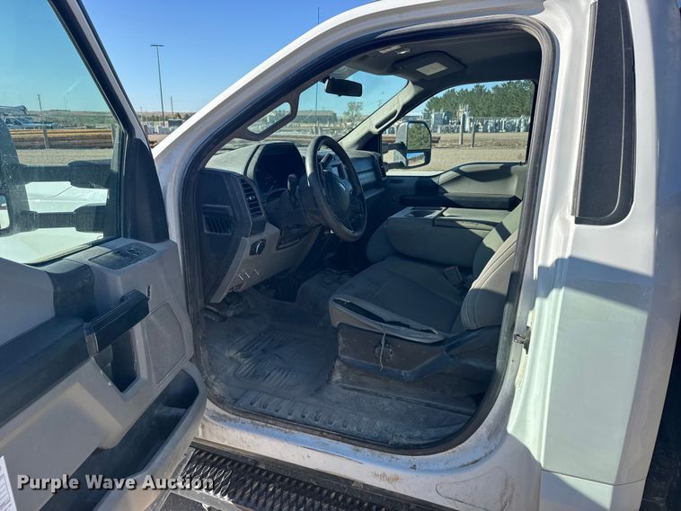 image for item FB7203 2018 Ford F250 Super Duty XL flatbed pickup truck