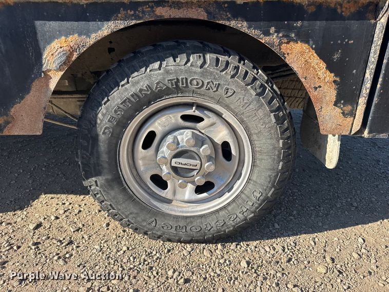 image for item FB7203 2018 Ford F250 Super Duty XL flatbed pickup truck