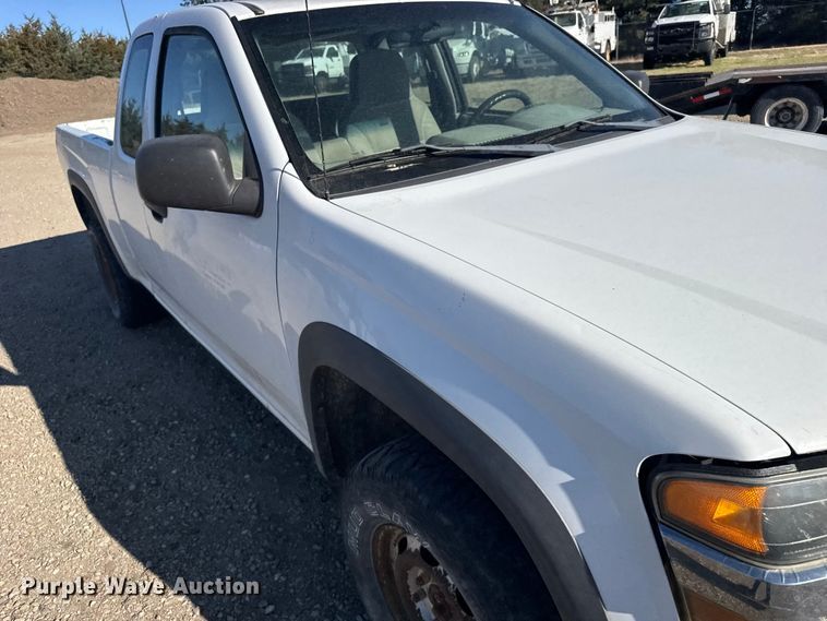 image for item FB7206 2005 Chevrolet Colorado Ext. Cab pickup truck