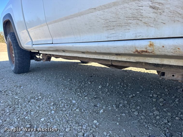 image for item FB7206 2005 Chevrolet Colorado Ext. Cab pickup truck