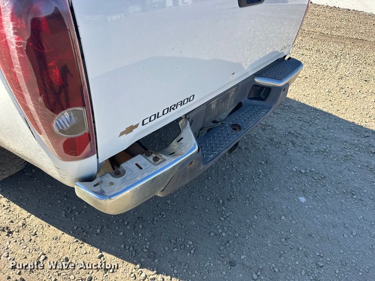 image for item FB7206 2005 Chevrolet Colorado Ext. Cab pickup truck