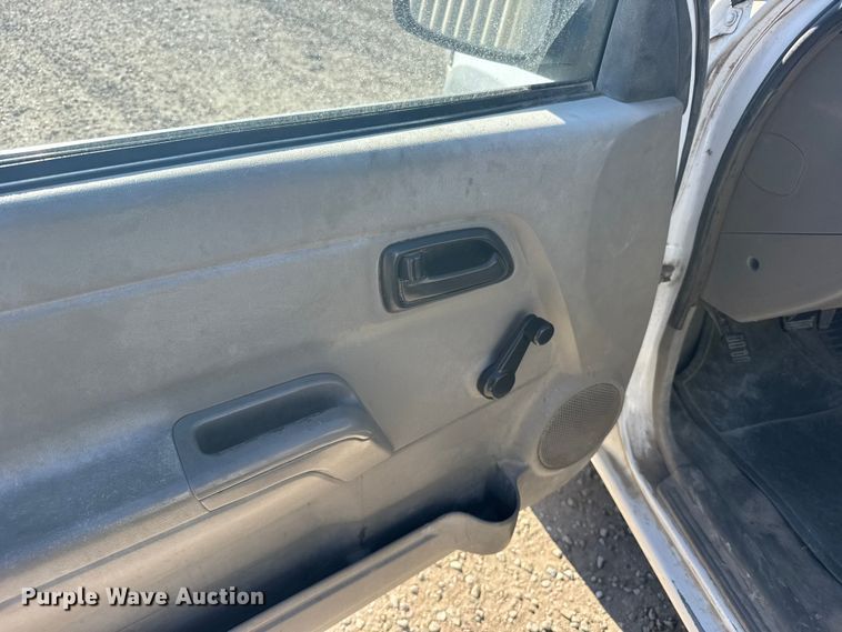 image for item FB7206 2005 Chevrolet Colorado Ext. Cab pickup truck