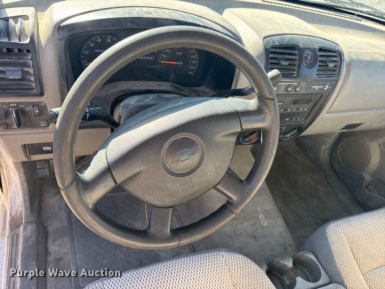 image for item FB7206 2005 Chevrolet Colorado Ext. Cab pickup truck