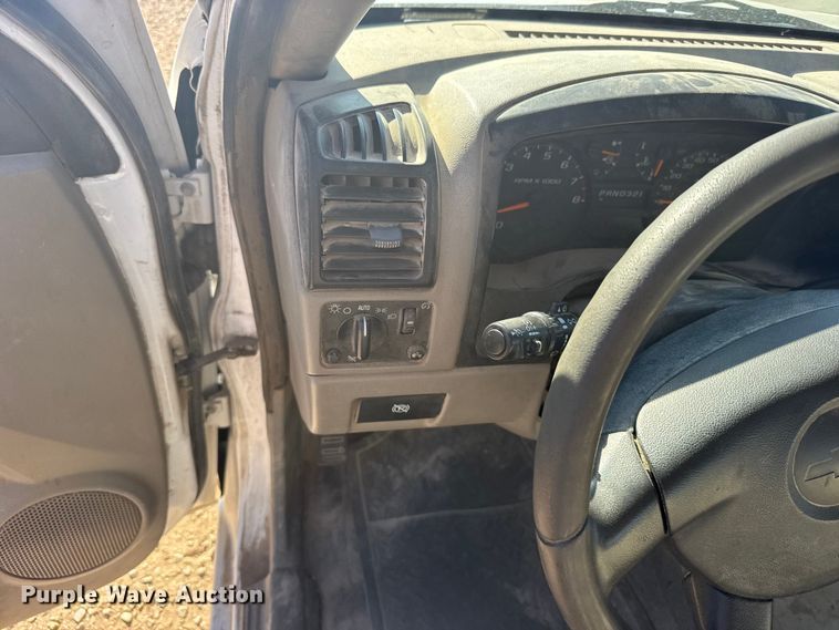 image for item FB7206 2005 Chevrolet Colorado Ext. Cab pickup truck