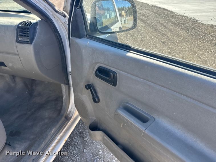 image for item FB7206 2005 Chevrolet Colorado Ext. Cab pickup truck