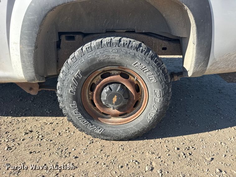 image for item FB7206 2005 Chevrolet Colorado Ext. Cab pickup truck