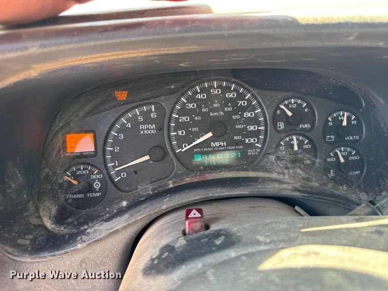image for item FB7213 2002 GMC Sierra 2500HD Crew Cab pickup truck