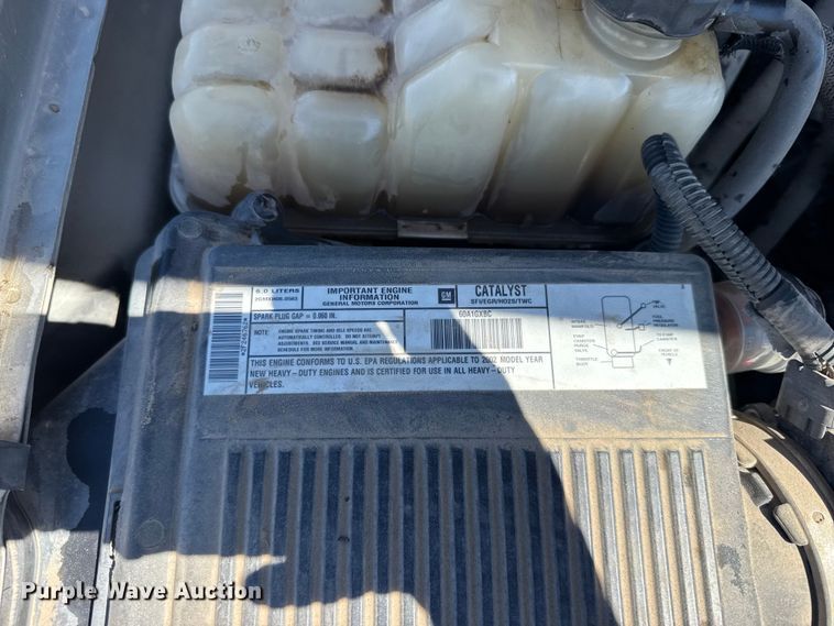 image for item FB7213 2002 GMC Sierra 2500HD Crew Cab pickup truck