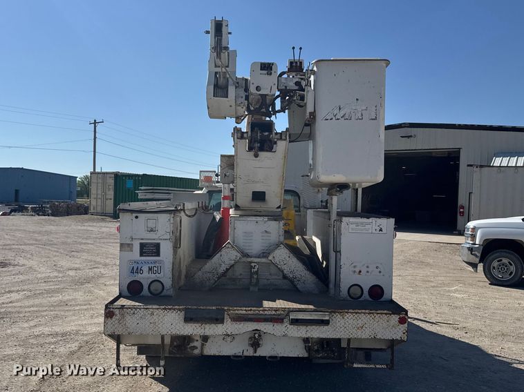 image for item FB7241 2000 Ford F550 Super Duty bucket truck