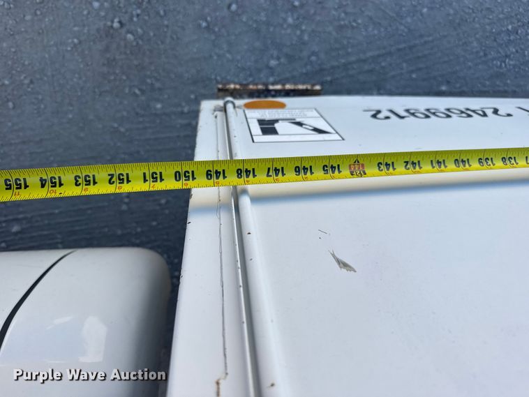 image for item FB7241 2000 Ford F550 Super Duty bucket truck