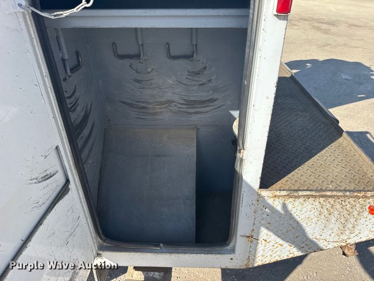 image for item FB7241 2000 Ford F550 Super Duty bucket truck