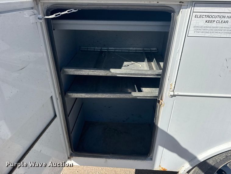 image for item FB7241 2000 Ford F550 Super Duty bucket truck