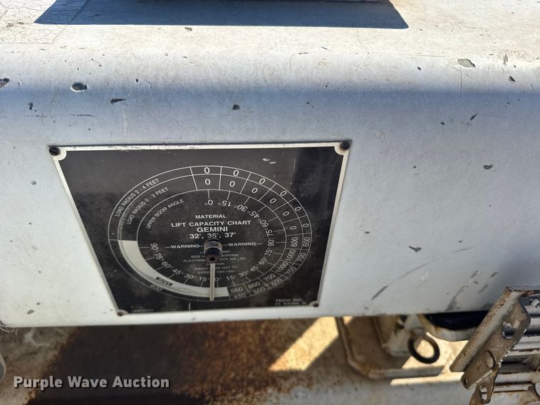 image for item FB7241 2000 Ford F550 Super Duty bucket truck