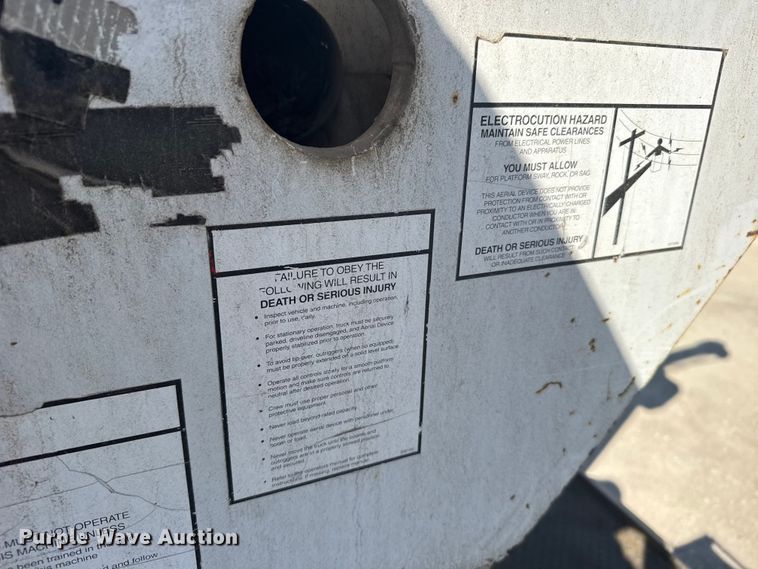 image for item FB7241 2000 Ford F550 Super Duty bucket truck