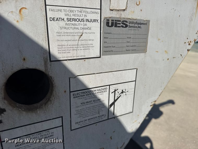 image for item FB7241 2000 Ford F550 Super Duty bucket truck