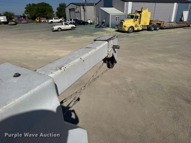 image for item FB7241 2000 Ford F550 Super Duty bucket truck