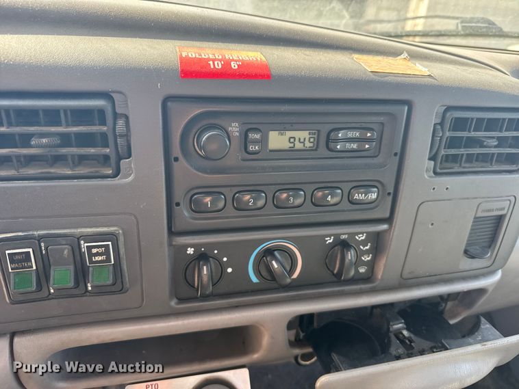 image for item FB7241 2000 Ford F550 Super Duty bucket truck