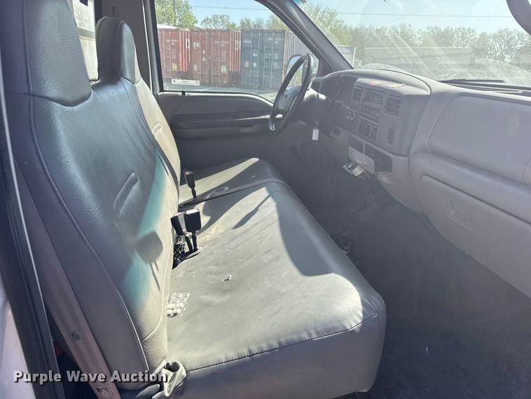 image for item FB7241 2000 Ford F550 Super Duty bucket truck