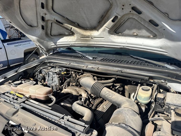 image for item FB7241 2000 Ford F550 Super Duty bucket truck